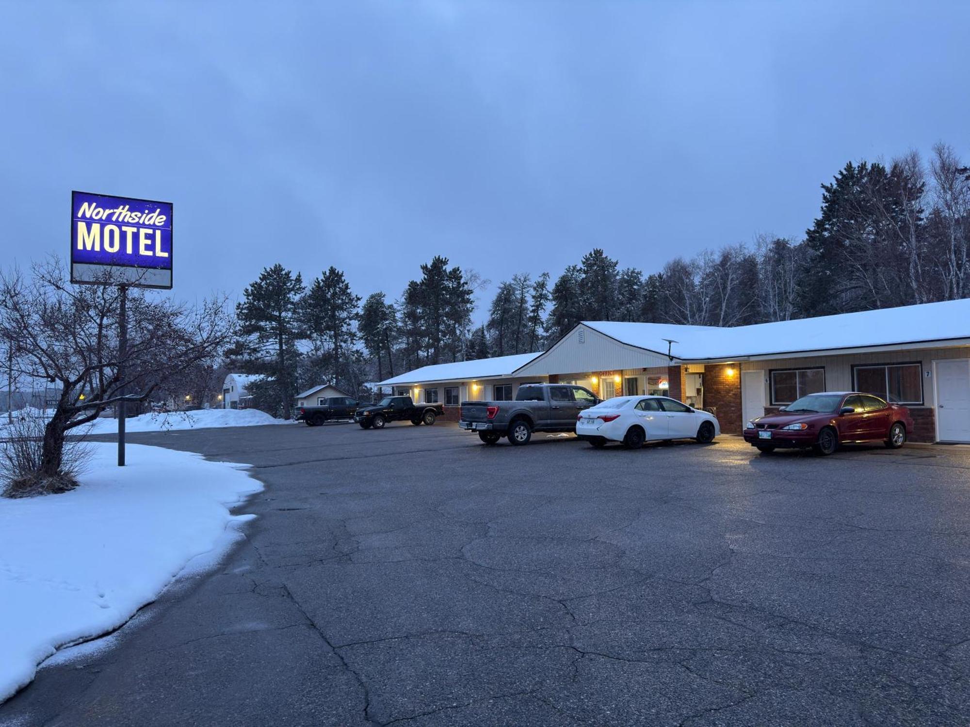 Northside Motel Vermilion Bay Exterior photo